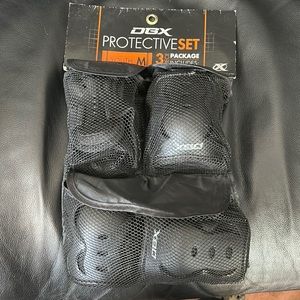 DBX protective set -  youth Medium. 3 piece elbow pad wrist guard knee pad